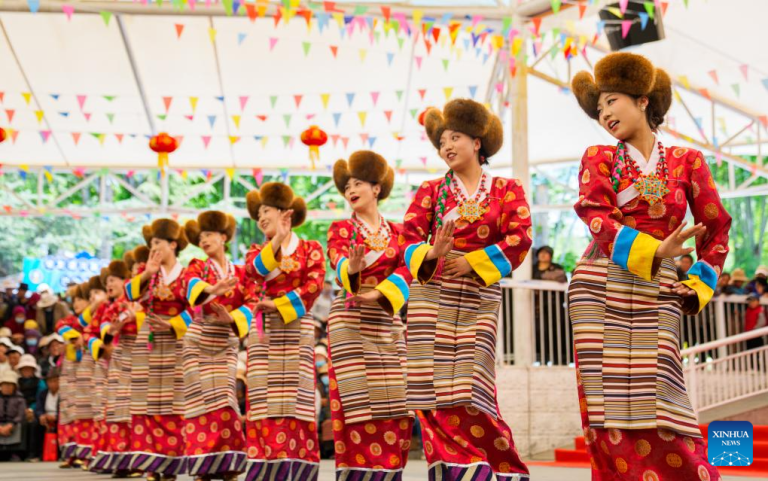 Evento em Lhasa marca 75 anos da libertação pacífica de Xizang