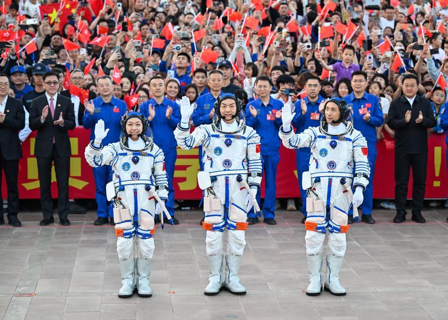 (Multimídia) Hong Kong e Macau compartilham orgulho espacial e dividendos científicos e tecnológicos do país