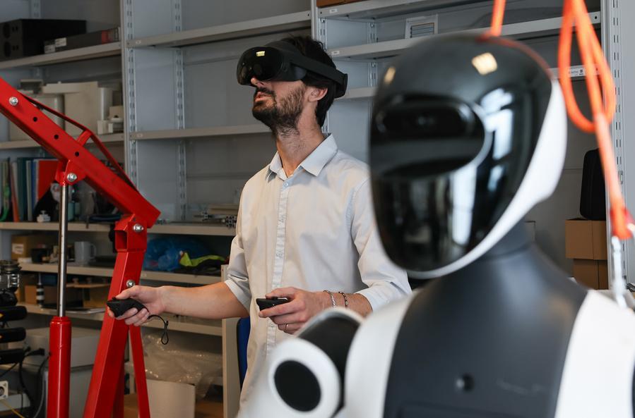 Cooperação em robótica entre China e Itália ganha forma em laboratório de Pisa