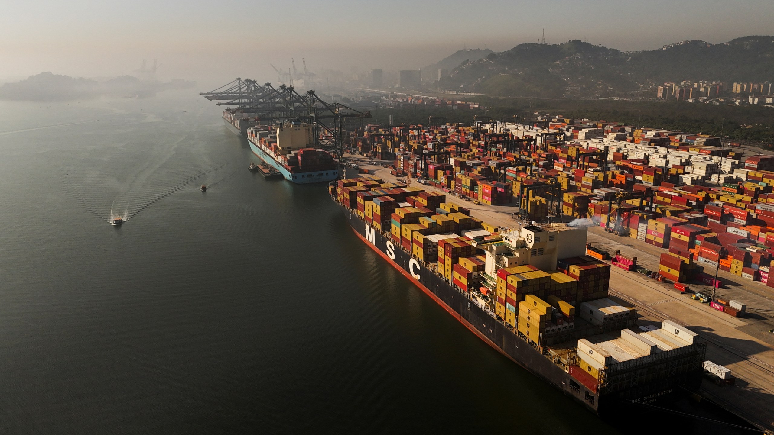 Navios no Porto de Santos
01/05/2024
REUTERS/Amanda Perobelli