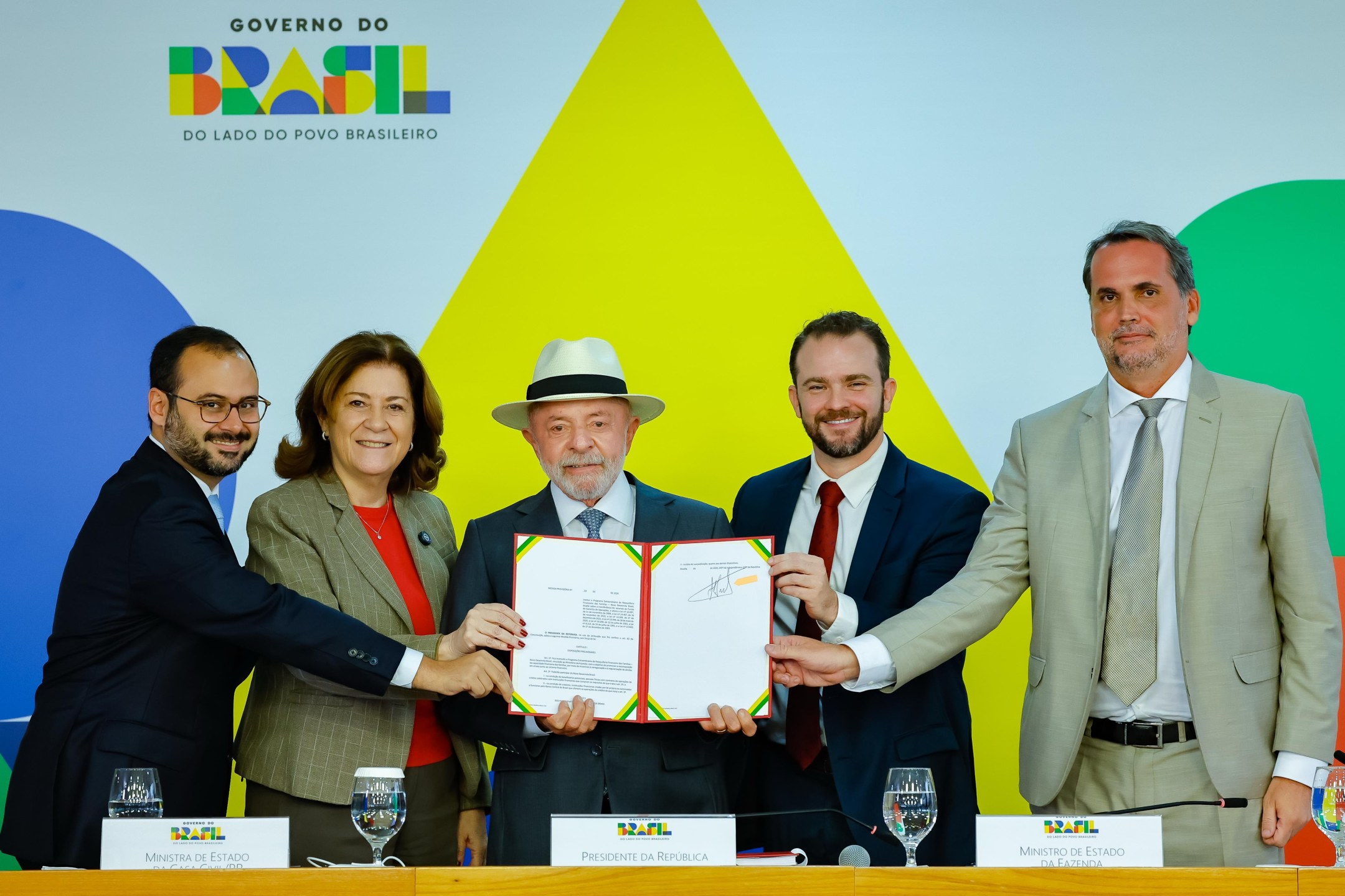 04.05.2026 – Presidente da República, Luiz Inácio Lula da Silva, durante assinatura da Medida Provisória referente ao Novo Desenrola Brasil, no Palácio do Planalto. Brasília - DF.
