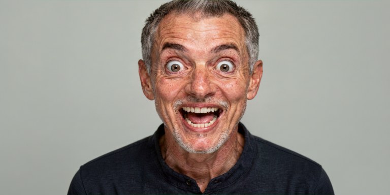 lustração - IA/Freepik-Artigo-Carlos Castelo-Idiomar, o idiota