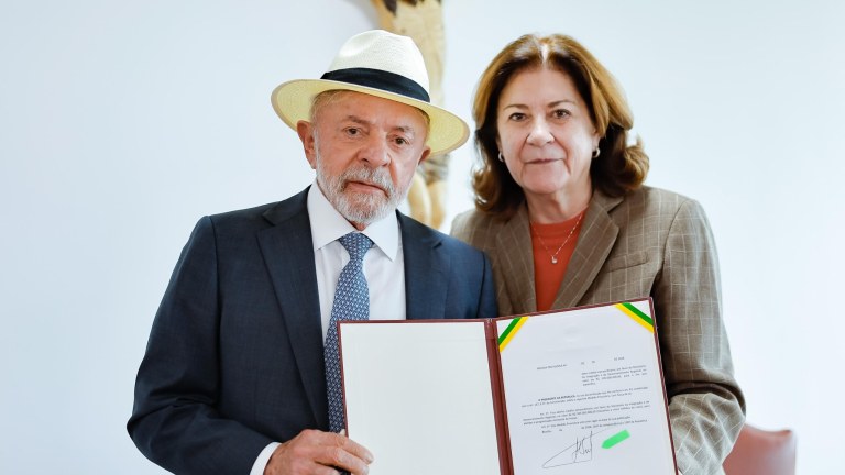 Presidente da República, Luiz Inácio Lula da Silva, durante assinatura da Medida Provisória que destina R$ 305 milhões para as famílias atingidas pelas chuvas em Pernambuco, Paraíba, e Rio Grande do Sul, no Palácio do Planalto. Brasília - DF