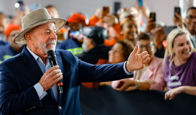 Lula discursa sobre política para exploração de terras raras