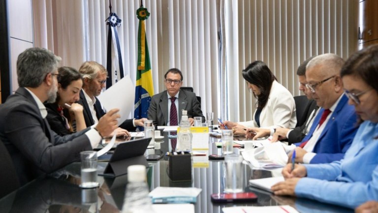 Luiz Marinho durante reunião com o CEO da LATAM Airlines no Brasil, Jerome Cadier