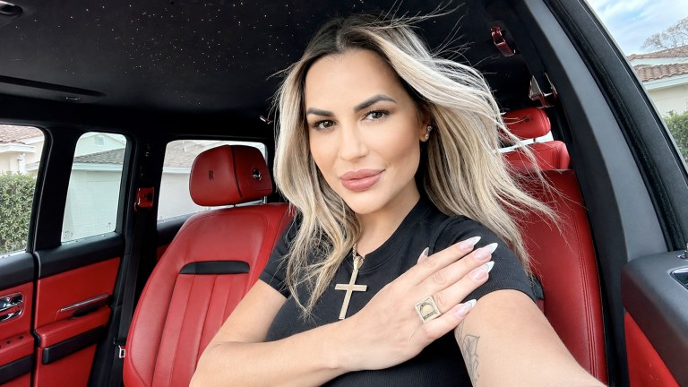 Deolane Bezerra