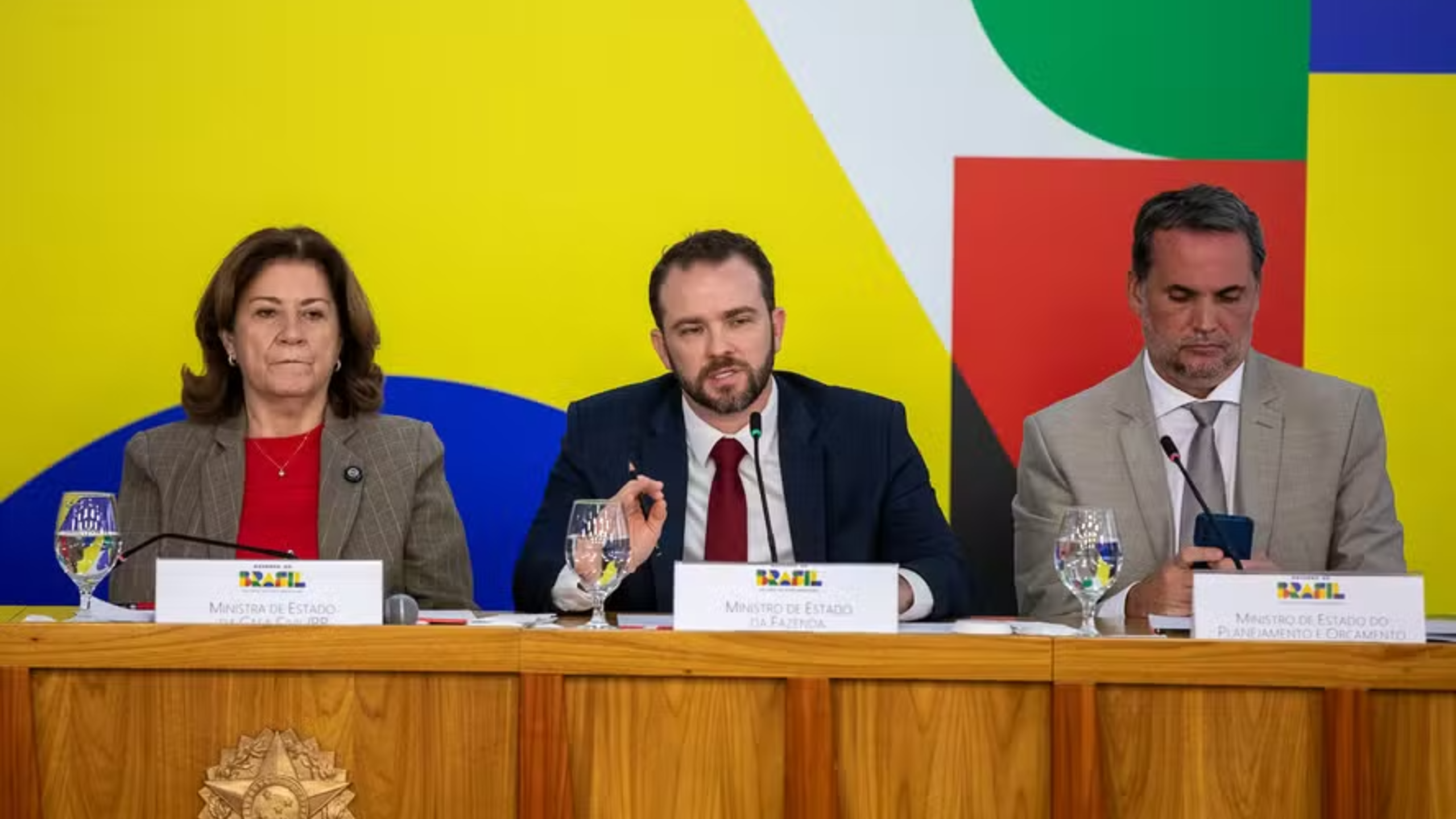 Ministra Míriam Belchior (Casa Civil) e os ministros Dario Durigan (Fazenda) e Bruno Moretti (Planejamento)