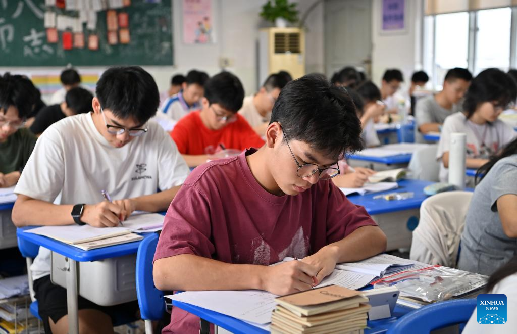 Estudantes de Liuzhou se preparam para o vestibular nacional da China