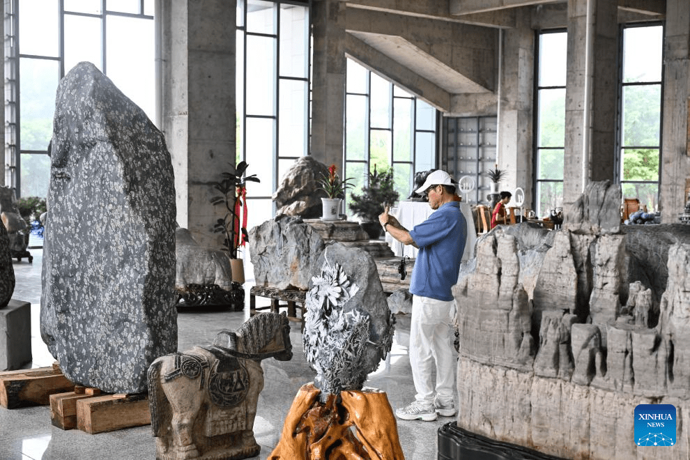 Museu de pedras ornamentais abre com mais de 230 mil peças na província chinesa de Jiangsu
