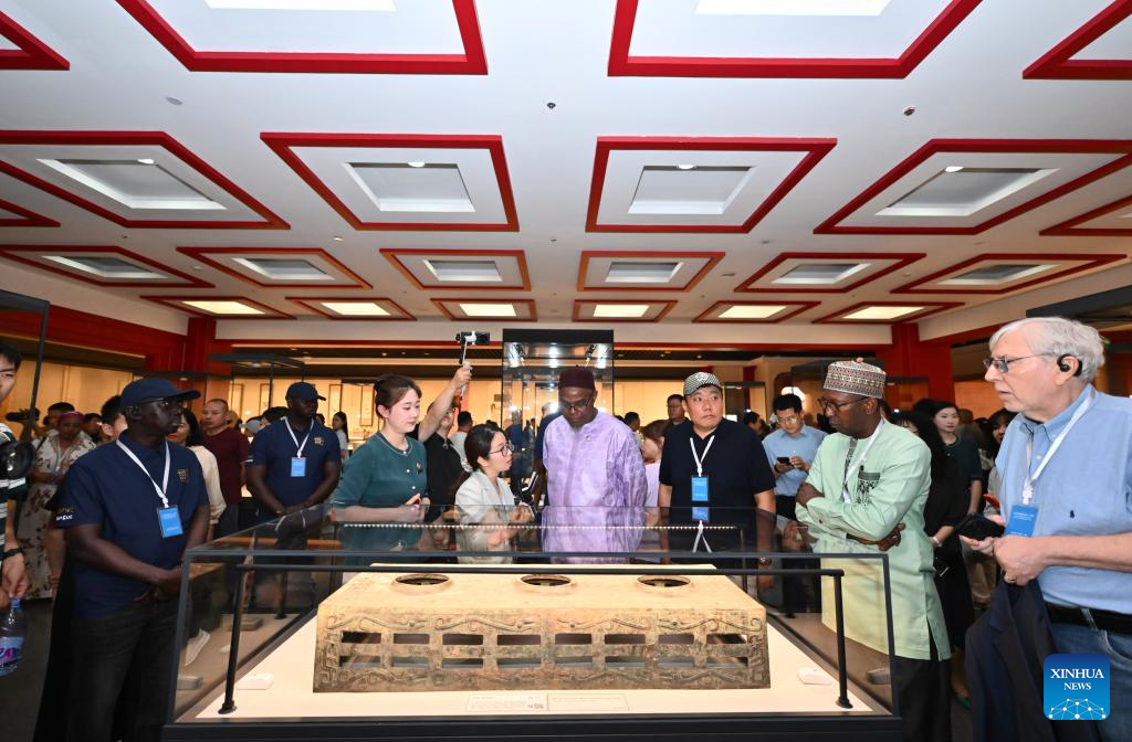Delegação multinacional visita Tianjin para conhecer avanços sociais e qualidade de vida da China