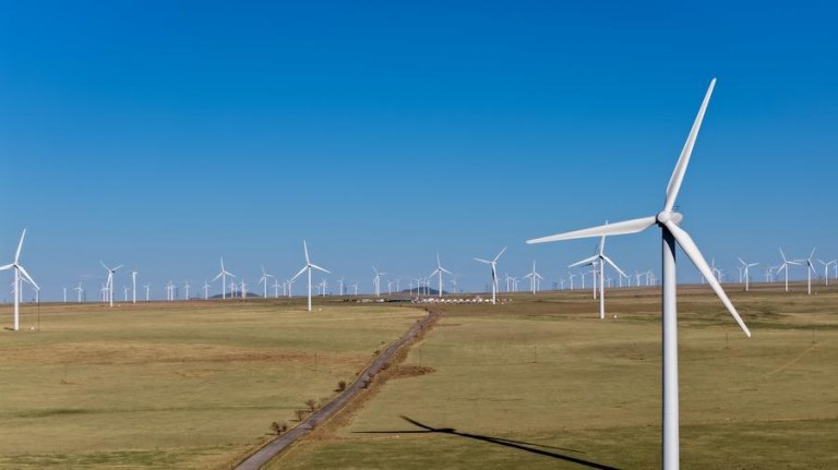 (Multimídia) Energias renováveis atendem a todo o crescimento da demanda de eletricidade da China em 2025, segundo relatório