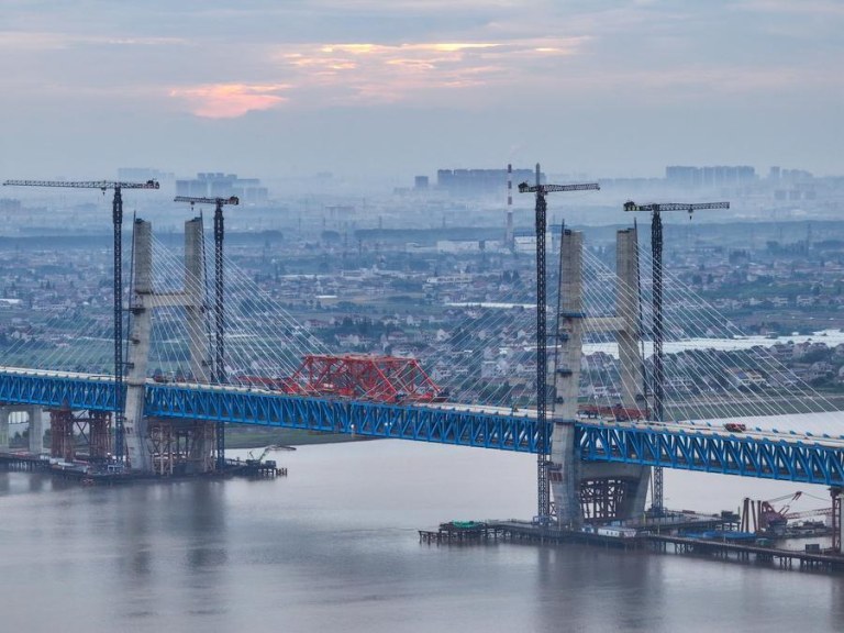 (Multimídia) Investimento em ativos fixos da China cai 4,1% nos primeiros cinco meses