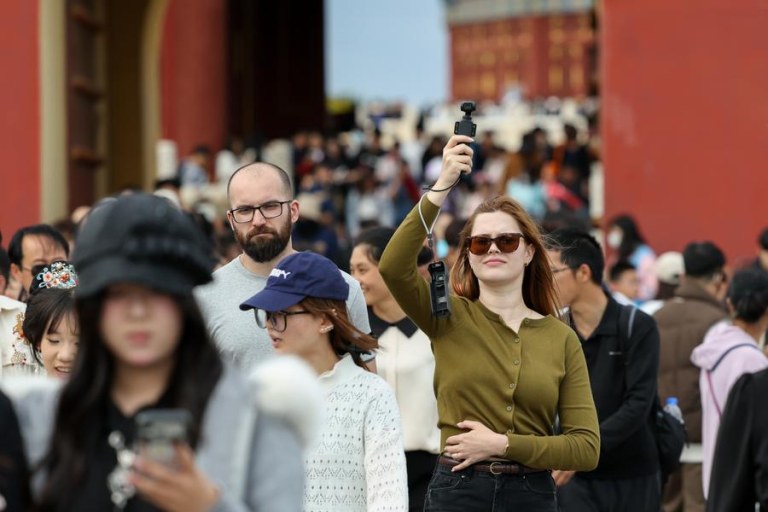 (Multimídia) Número de estrangeiros entrando na China via Beijing supera 3,4 milhões até meados de junho, diz autoridade