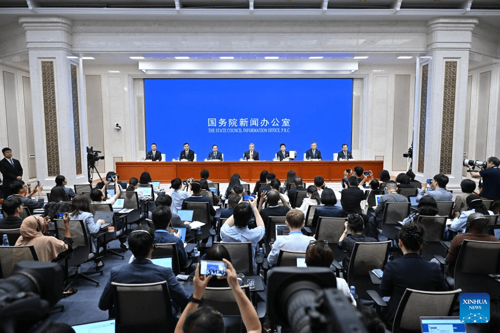 China divulga livro branco sobre governança global