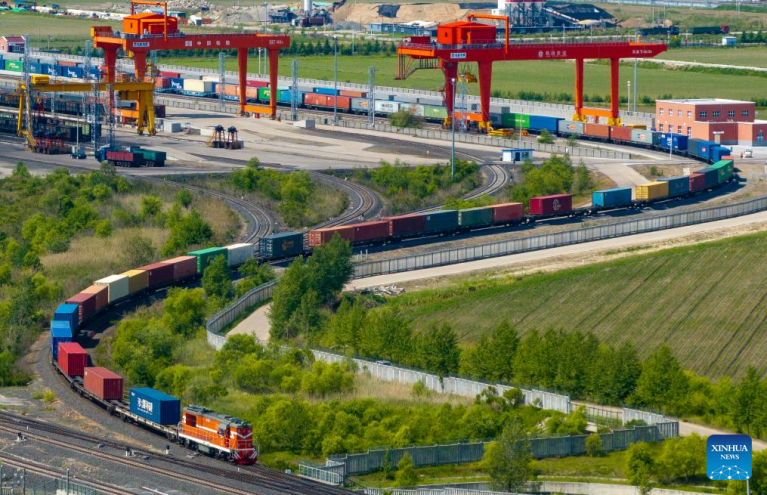 Corredor ferroviário leste de carga China-Europa registra mais de 40 mil viagens