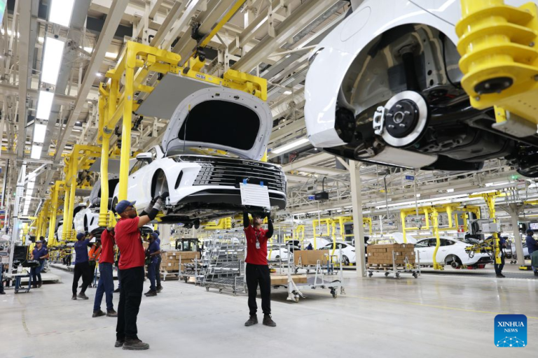 Complexo industrial da BYD em Camaçari impulsiona produção de veículos elétricos no Brasil