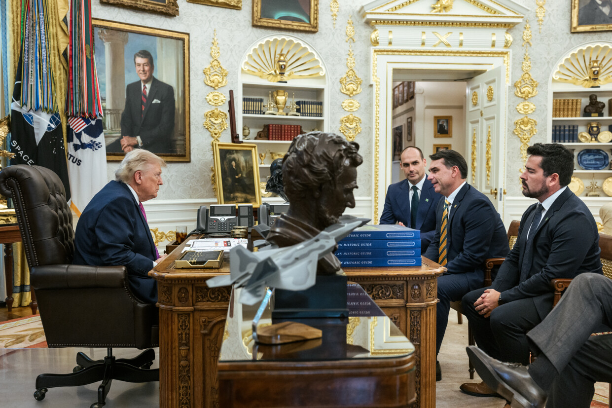 Donald Trump, Flávio Bolsonaro, Paulo Figueiredo e Eduardo Bolsonaro