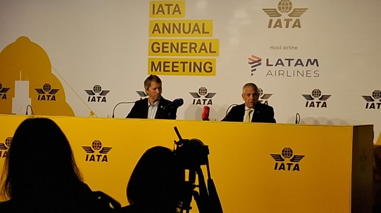 Jerome Cadier, CEO da Latam Brasil  (à esq.) e Roberto Calvo, CEO da Latam Aitlines Group