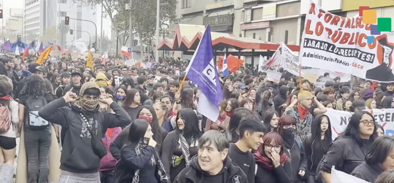Protesto no Chile contra o presidente José Antonio Kast