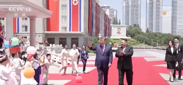 Xi Jinping e Kim Jong-un, em Pyongyang