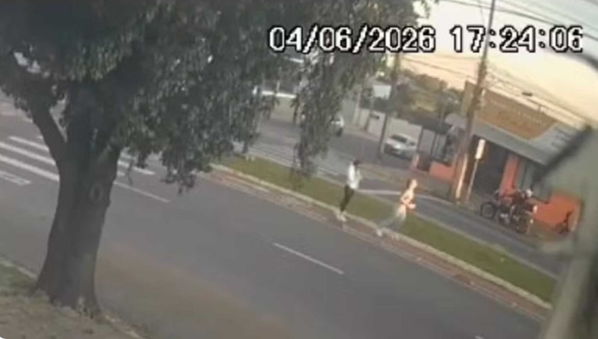 A polícia ainda deve colher depoimentos das duas mulheres, analisar as imagens disponíveis e reunir outros elementos para concluir se houve responsabilidade criminal pela morte do ciclista.
