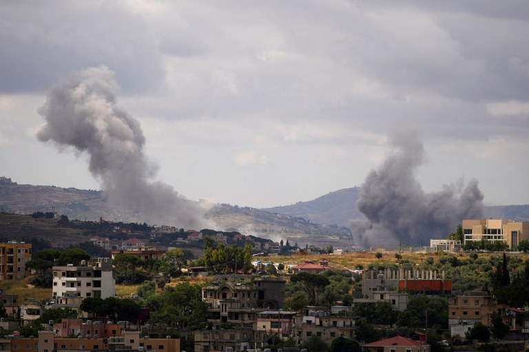 Fumaça se espalha pelo sul do Líbano, após os ataques israelenses, vista de Nabatieh
14 de junho de 2026
REUTERS/Stringer
