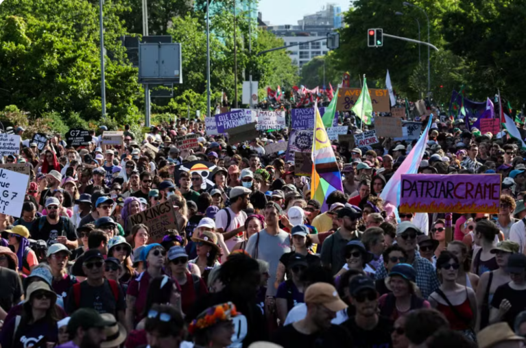 Manifestação contra G7