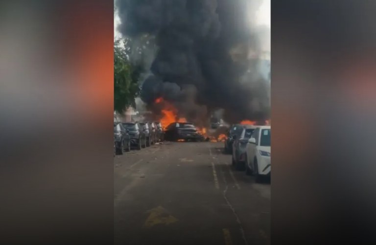 Imagens de câmeras de segurança registraram o acidente que deixou seis mortos no Recreio dos Bandeirantes; causas são investigadas