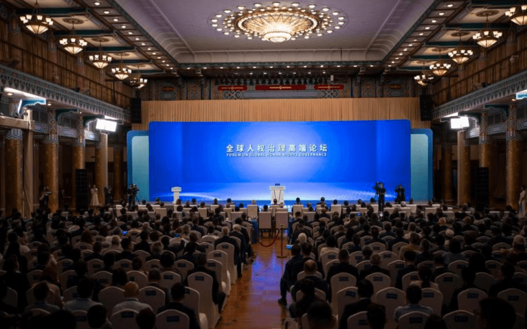 Cerimônia de abertura do Fórum de 2026 sobre Governança Global de Direitos Humanos em Beijing, capital da China
