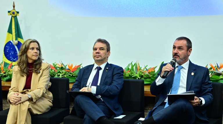 Cerimônia no Ministério da Justiça e Segurança Pública em celebração à Convenção sobre o Estatuto dos Refugiados, que completa 75 anos, no marco do Dia Mundial do Refugiado 2026, em 22 de junho de 2026.
