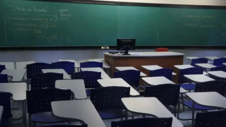 Apeoesp vai à Justiça para pedir prorrogação de concurso de professores da rede estadual em SP