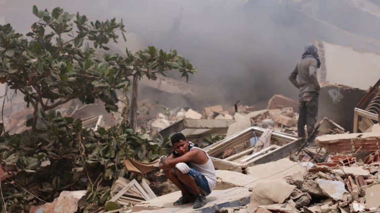 Escombros deixados por terremotos na Venezuela