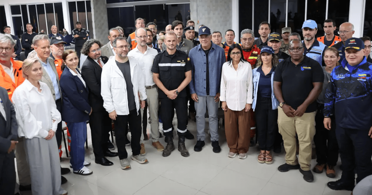Delcy Rodriguez e Iván Gil recebem brigadas internacionais solidárias com a Venezuela