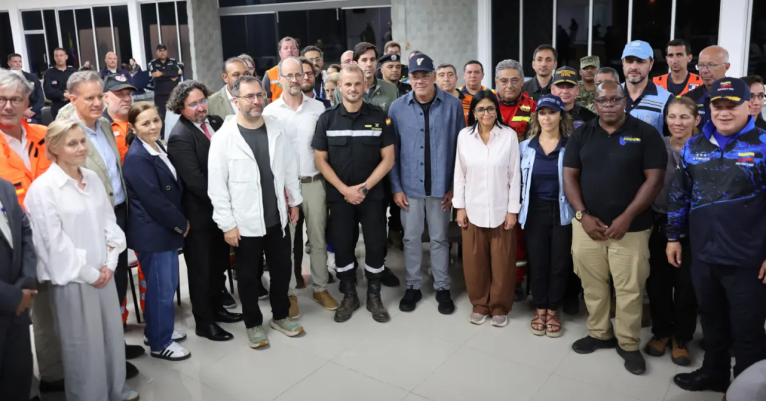 Delcy Rodriguez e Iván Gil recebem brigadas internacionais solidárias com a Venezuela