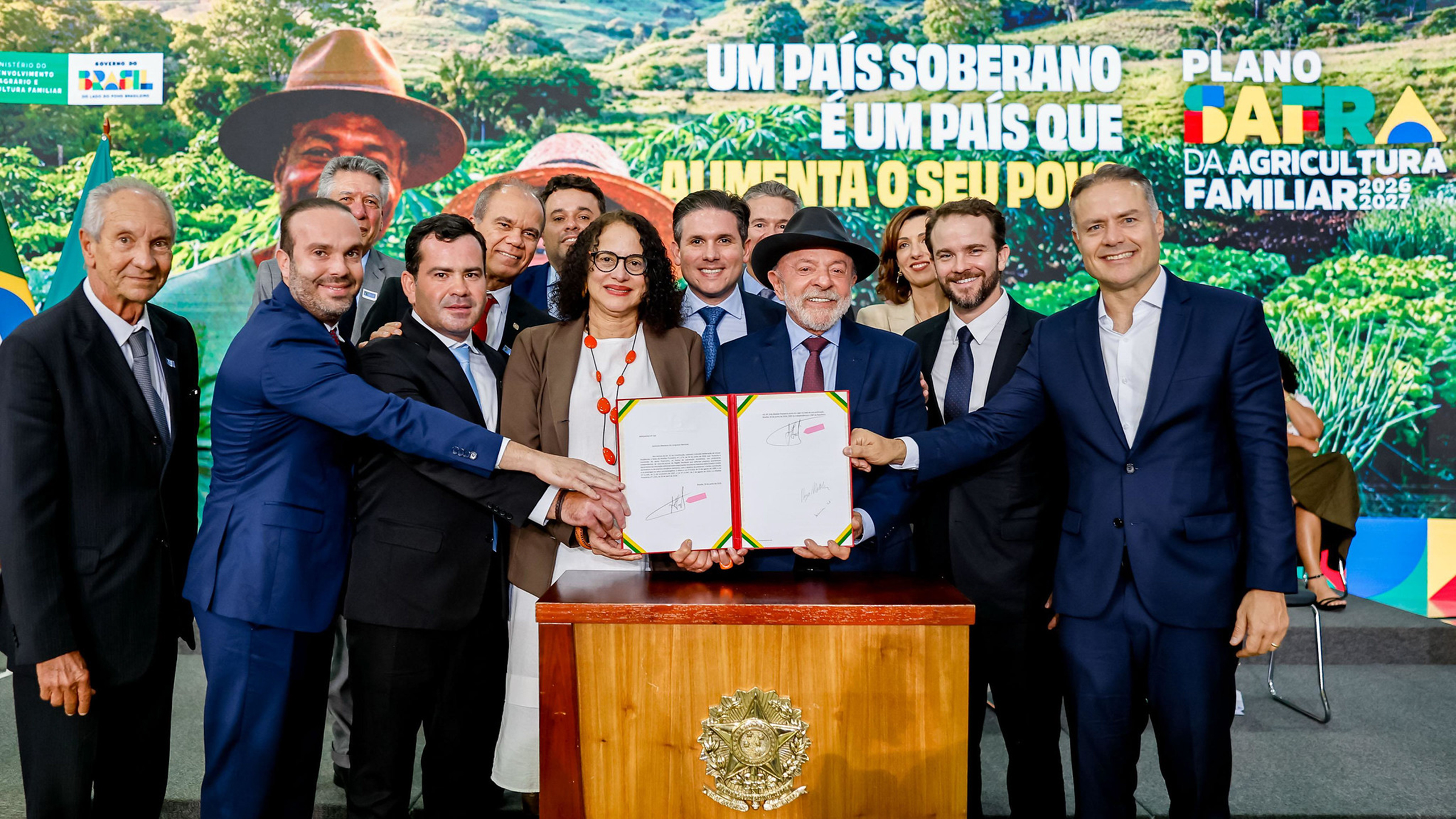 Presidente Lula com lideranças em Brasília