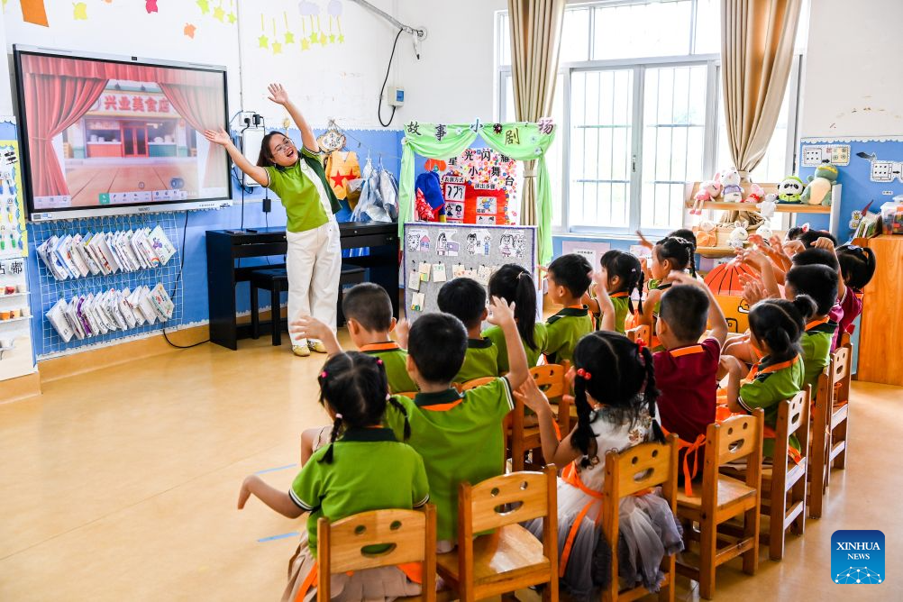 Guangxi amplia rede de creches e implementa subsídios para facilitar acesso à educação infantil