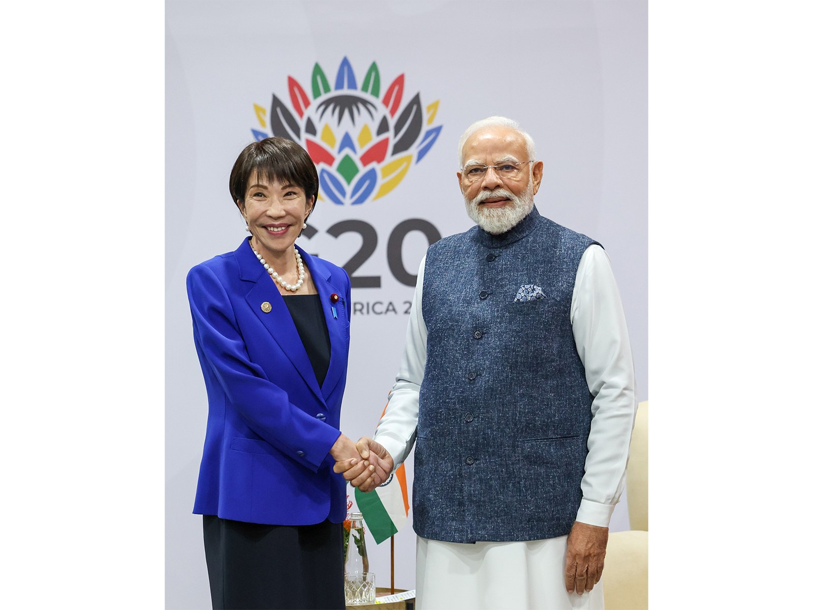Sanae Takaichi e Narendra Modi