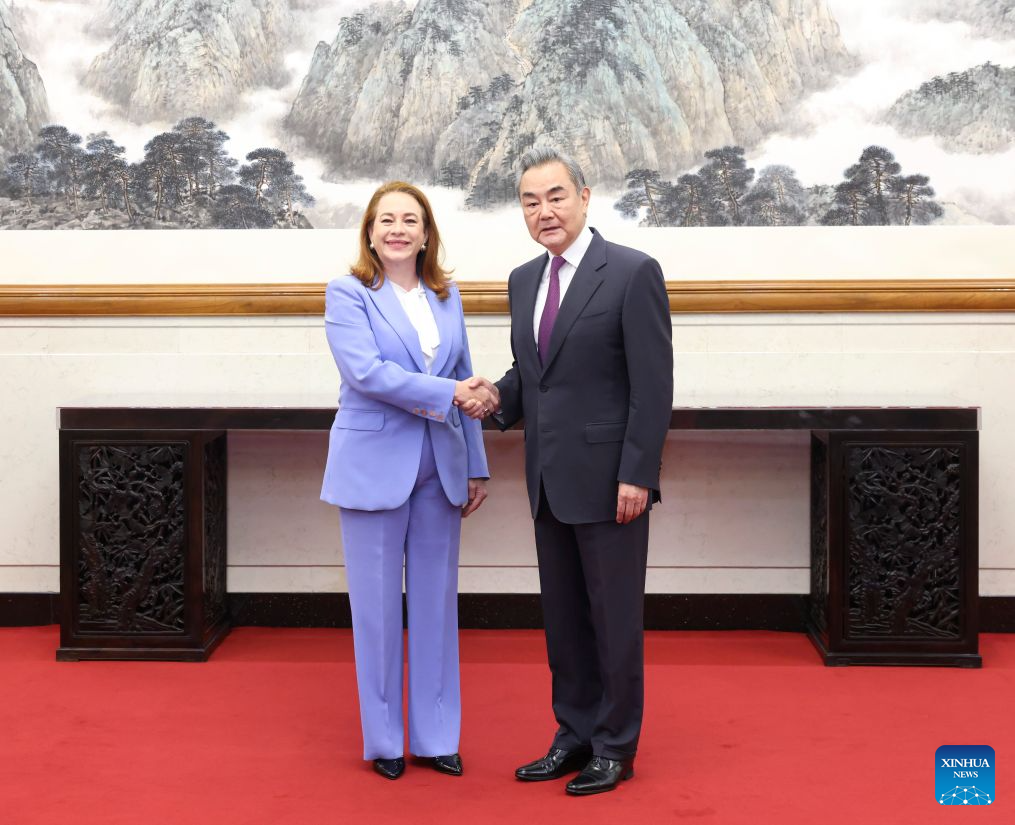 Mais alto diplomata chinês reúne-se com Espinosa, candidata a próxima secretária-geral da ONU