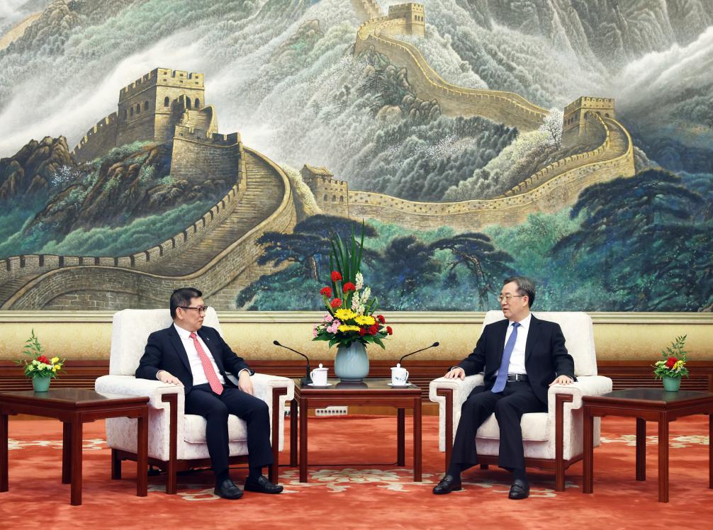 Vice-premiê chinês reúne-se com CEO da GIC de Cingapura