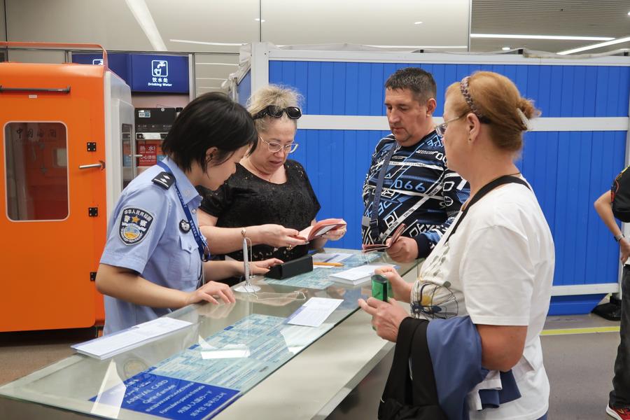 Entradas de estrangeiros sem visto na China crescem mais de 50% nas primeiros oito meses