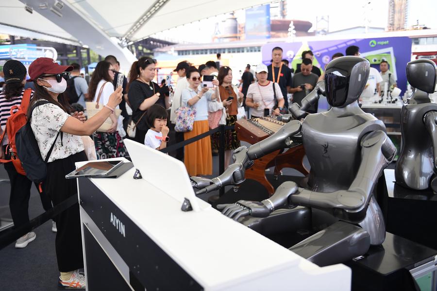 (Multimídia) China aprofunda e expande cooperação internacional em ciência e tecnologia, diz ministro