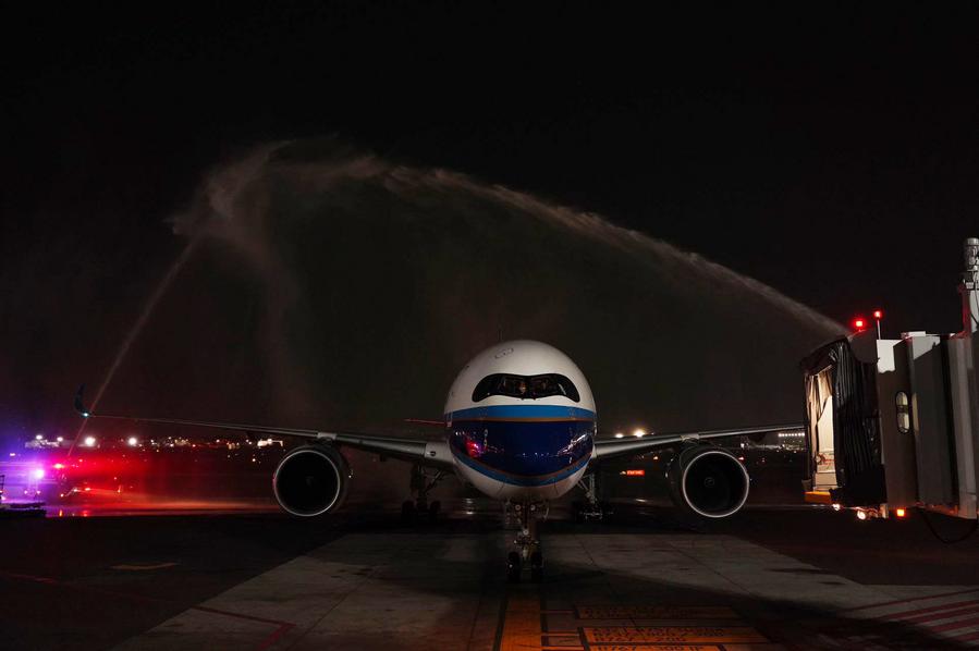 (Multimídia) Mais longa rota aérea internacional de passageiros da China que liga Shenzhen e Cidade do México lida com 50.000 viagens por passageiros