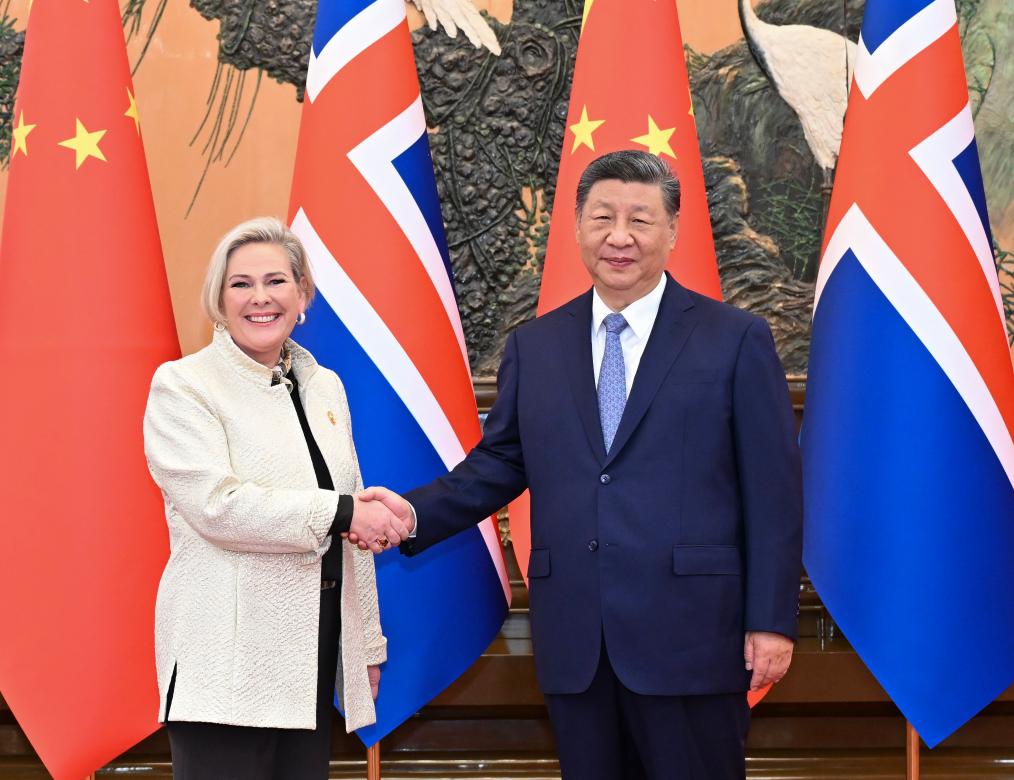 Xi se encontra com presidente da Islândia