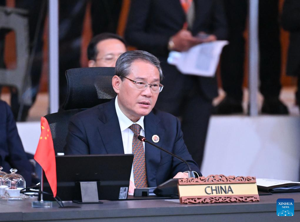 Premiê chinês pede esforços conjuntos com ASEAN para afastar interferências externas