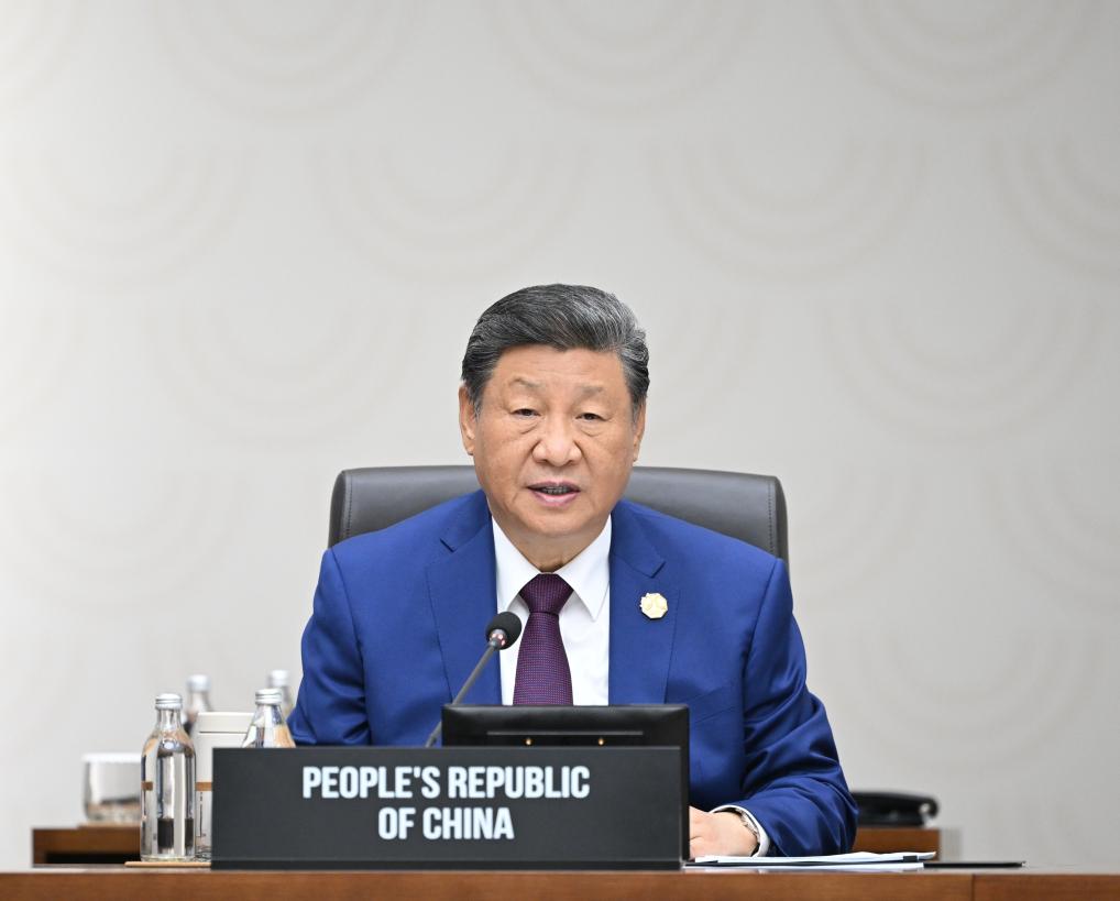 Xi pede às economias da Ásia-Pacífico que construam juntas um futuro sustentável e mais brilhante