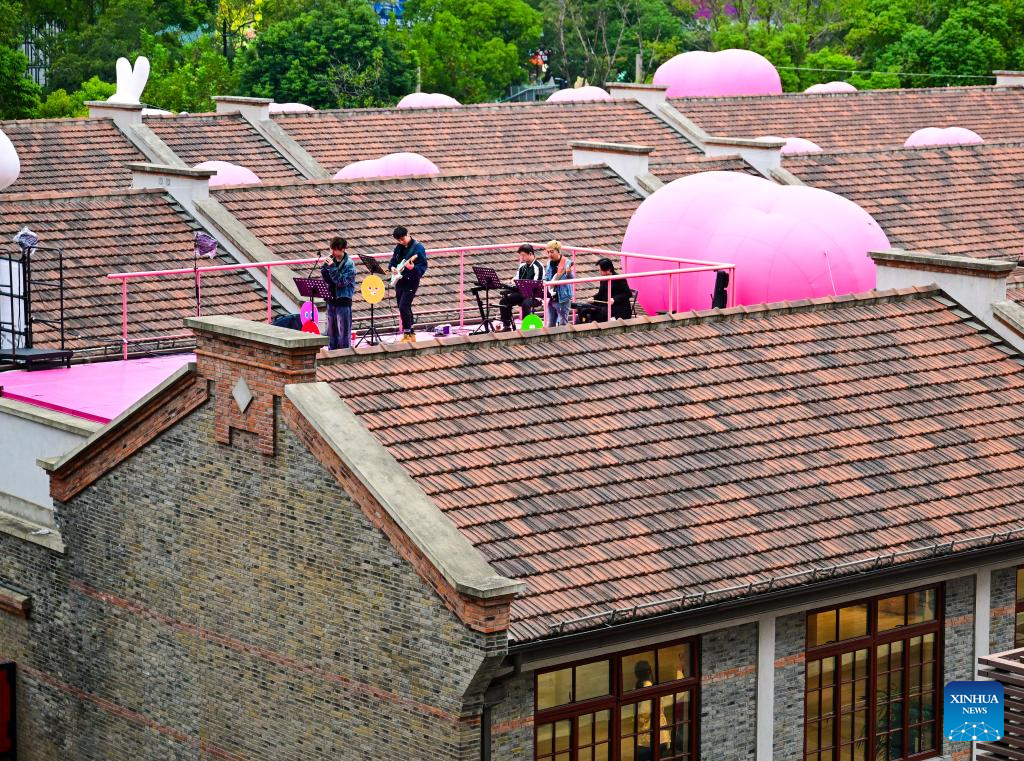 Shanghai oferece rica vida cultural urbana