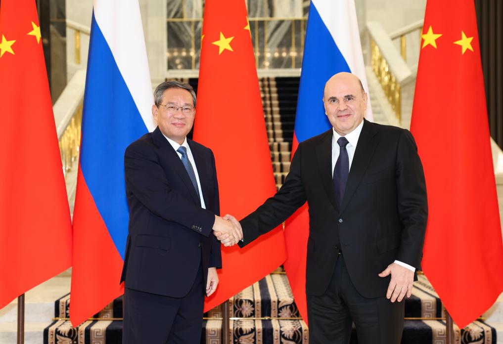 Premiê chinês promete cooperação mais estreita com Rússia em investimento, energia e agricultura