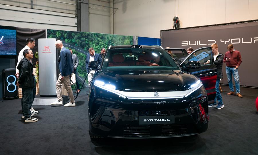 Marcas chinesas de automóveis ganham força na Finlândia com aceleração da transição para veículos elétricos, diz líder do setor
