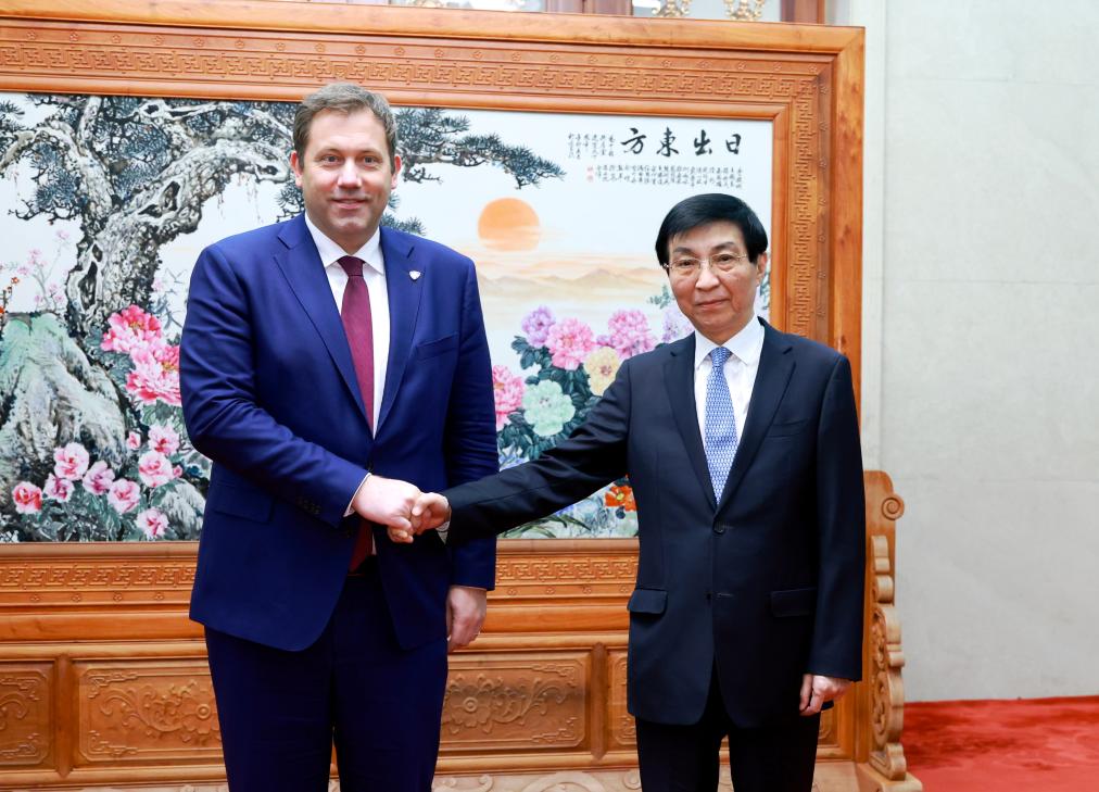Principal conselheiro político da China se reúne com delegação do Partido Social Democrata da Alemanha