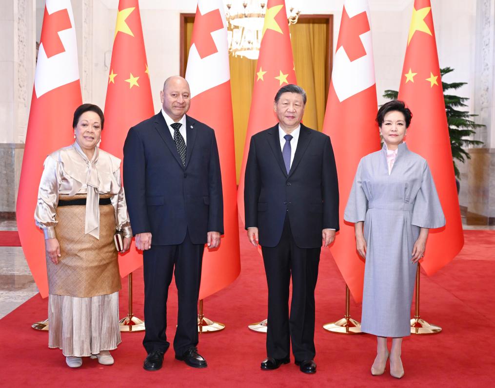 Xi reúne-se com o rei de Tonga e pede melhor alinhamento das estratégias de desenvolvimento